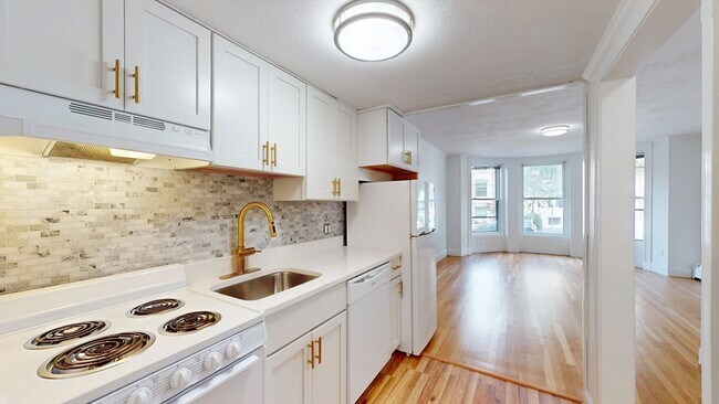 Photo - 479 Beacon St Unit 3##