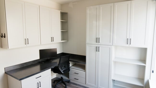 Photo - 1446 E 15th St