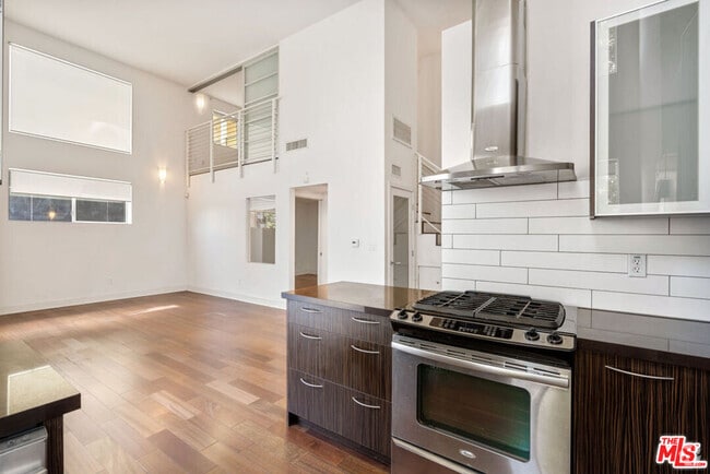 Building Photo - 600 Ridgeley Dr Unit 101 Rental