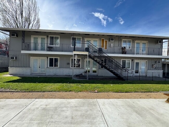 Building Photo - 624 Berrydale Ave Unit 24