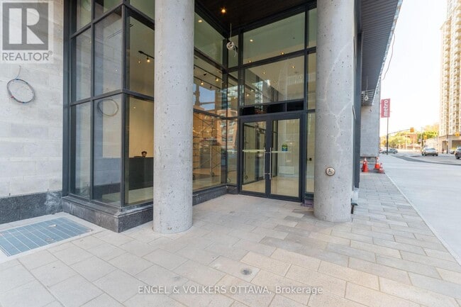 Photo - 180 George St Unit 804