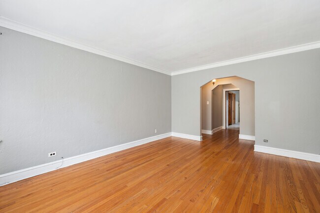 Photo - 5256 W Wolfram St Unit 2