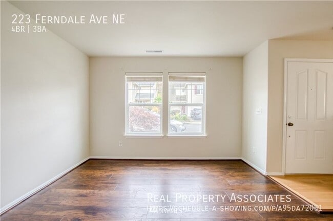 Photo - 223 Ferndale Ave NE