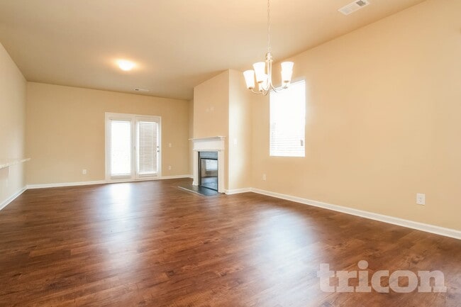 Photo - 114 Hayes Park Dr