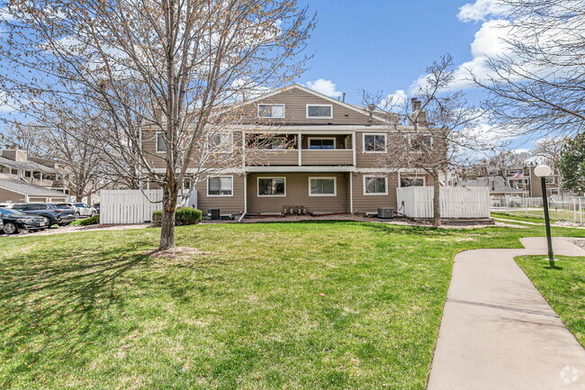Building Photo - 2-Bed, 2-Bath Condo Retreat in Denver with... Unit 10