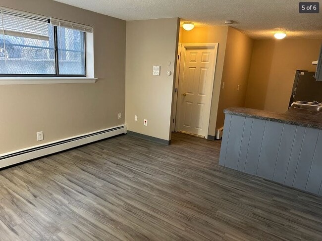 Photo - 136 School St