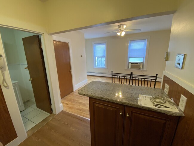 Photo - 79 Hampshire St Unidad 6