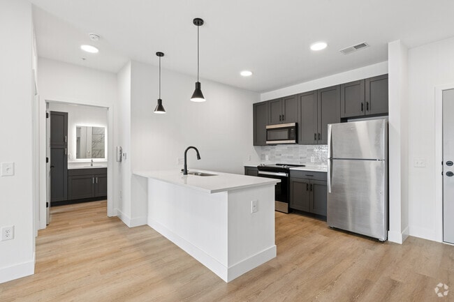 1BR, 1BA - 689SF - Kitchen