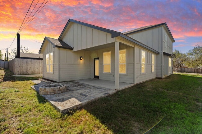 Photo - 853 Cypress Ln