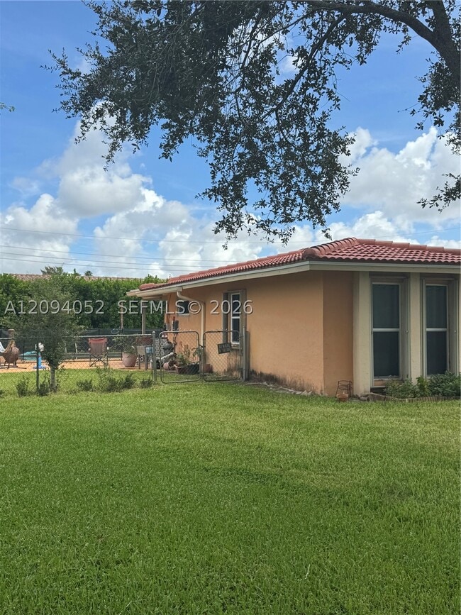 8300 NW 35th St
