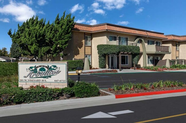 Los Arbolitos Apartments, Oxnard - Los Arbolitos Apartments, Oxnard