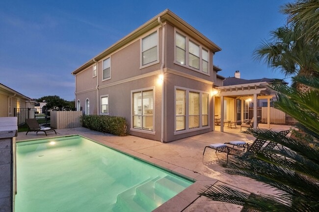13511 Indigo Lake