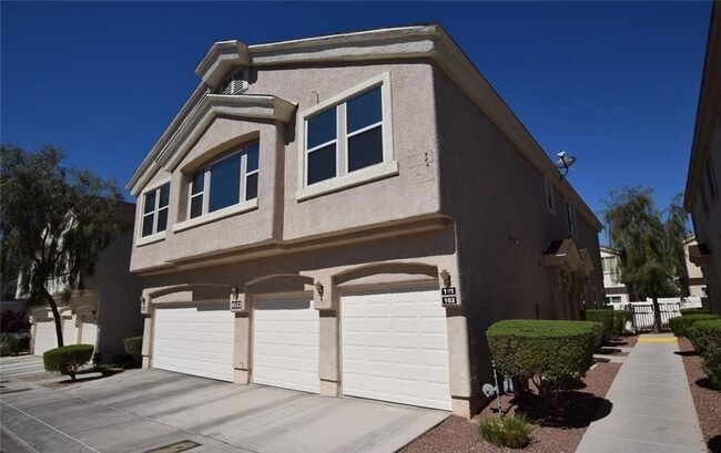 Photo - Cute 2 bed 2 bath townhouse with 1 car garage and washer and dryer in unit