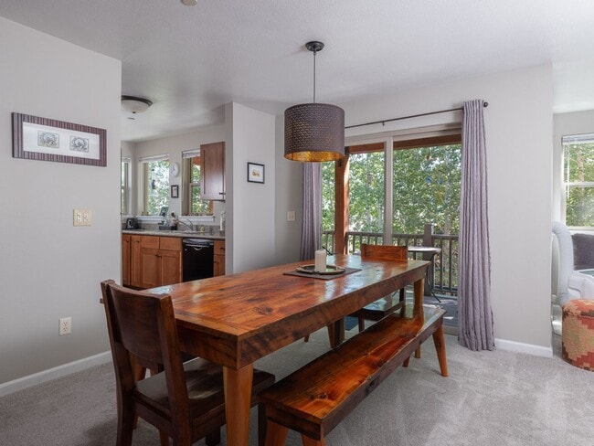 7552 Mountain Laurel Dr