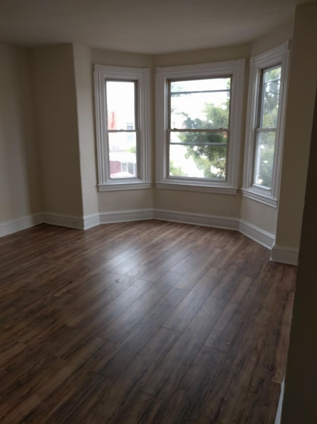 Photo - 6012 Irving St Unidad - 2