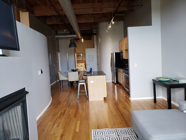 Photo - 1500 W Monroe St Unit 423