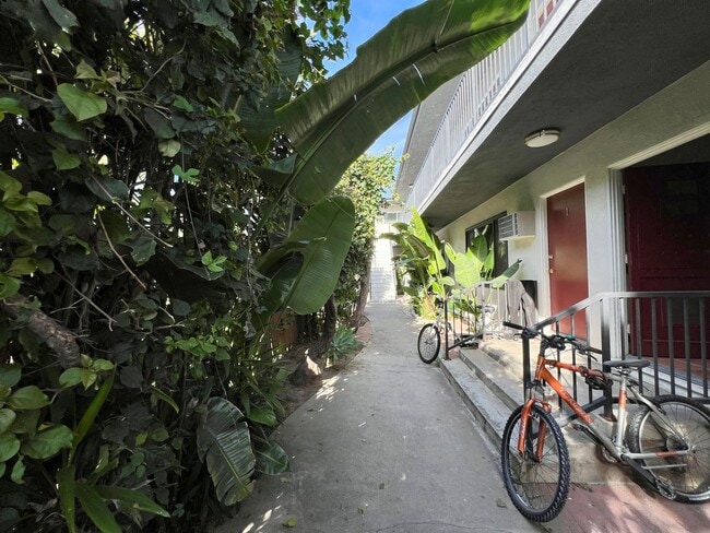 Photo - 12737 Matteson Ave Unidad 8