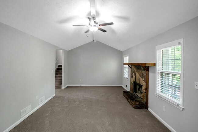 Photo - Beautiful 3-bedroom 2 bath home on a good-sized lot!