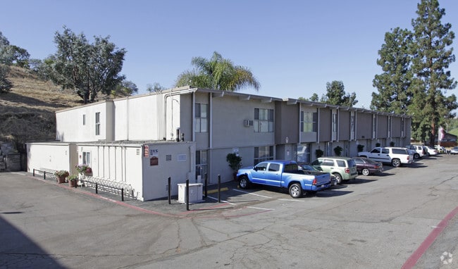 Chevy Chase Apartments - Valle at Fairway