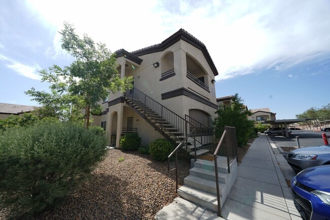 Building Photo - 2291 W Horizon Ridge Pkwy Unit 4220