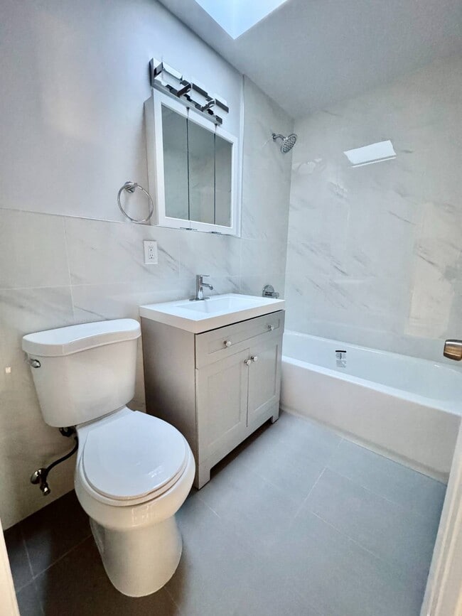 Photo - 726 Soundview Ave