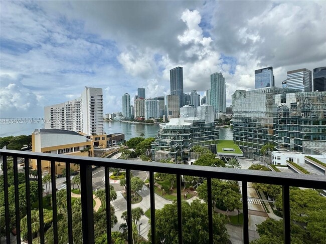 Building Photo - 520 Brickell Key Dr Unit A1519 Rental