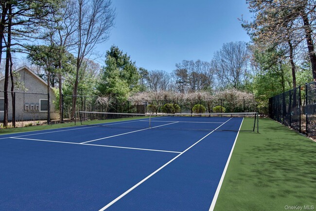 Building Photo - 492 E Hampton Sag Harbor Turnpike Rental