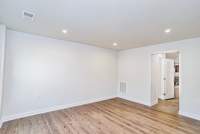 Photo - 513 Roan Creek Trl