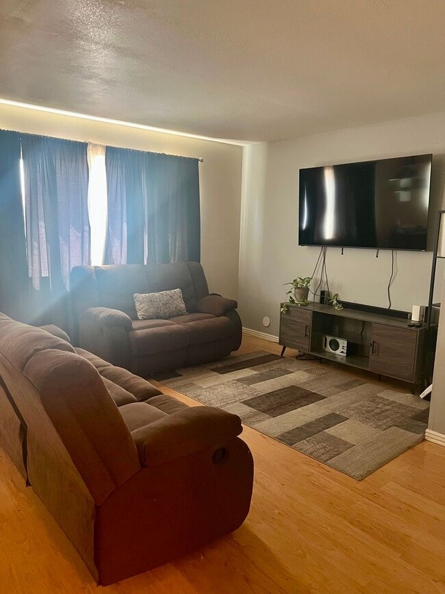 Photo - 1270 N Waterman Ave