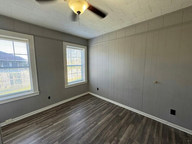 Photo - 207 E Court St Unit 3