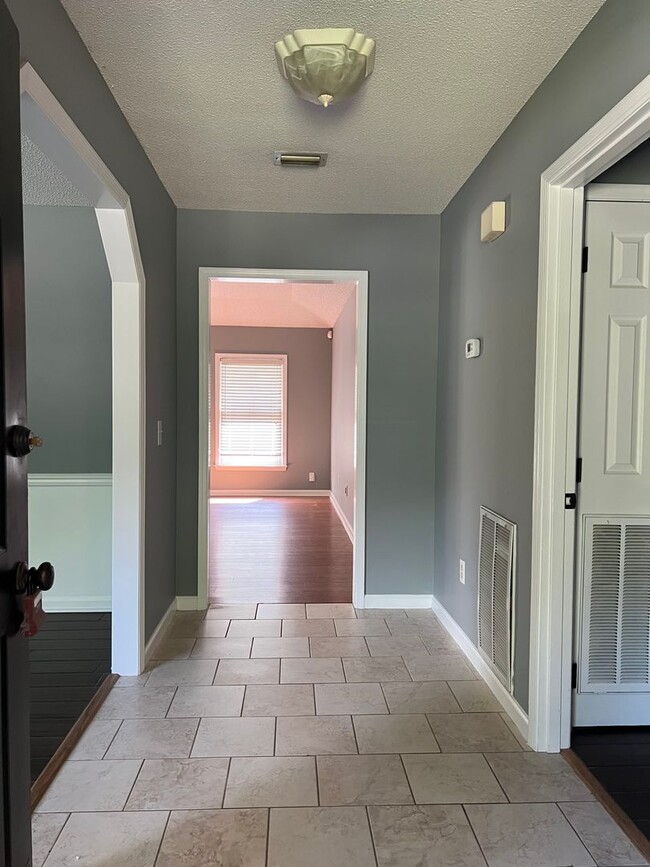 Photo - 114 Windmere Dr