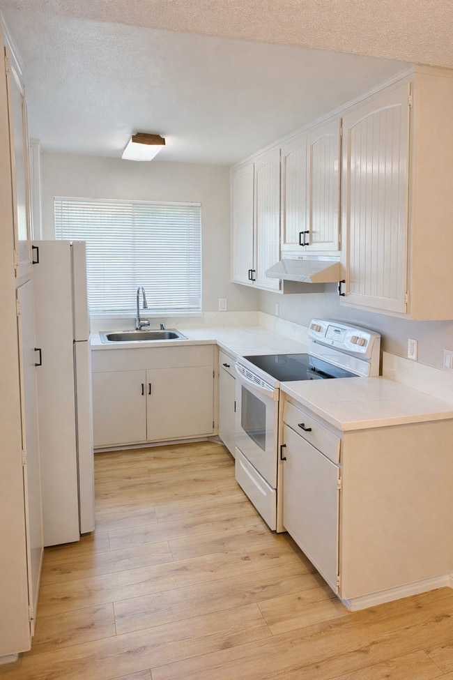 Photo - 1 Bed / 1 Bath Condo for Lease – Walk to Downtown La Mesa! Unit 127