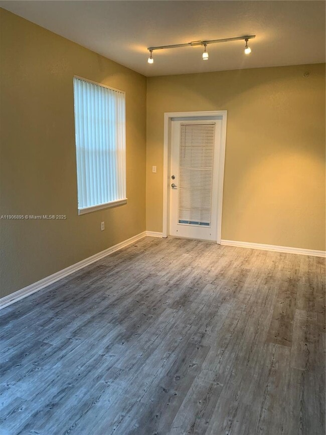 Photo - 6572 W Sample Rd Unidad 6572