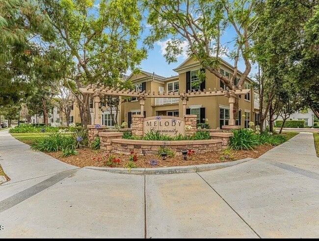 Photo - 990 Holiday Ave