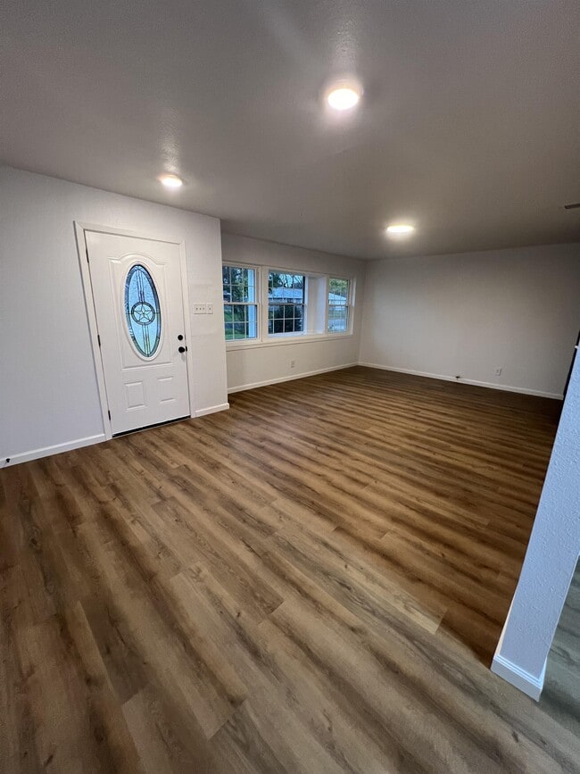 Photo - 309 S Park St