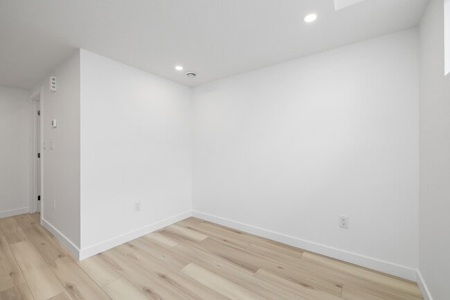 Photo - 8664-8677 77 St NW Unit BSMT 2