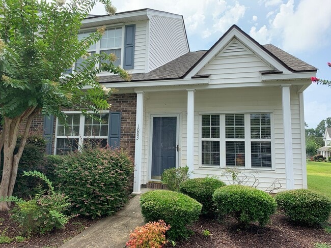 Building Photo - 3-Bedroon, 2.5-Bath Townhouse