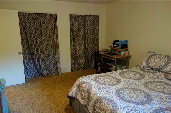 Photo - 18431 Marquis Dr Unit B