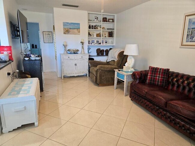 Photo - 650 Pinellas Point Dr S Unit 204