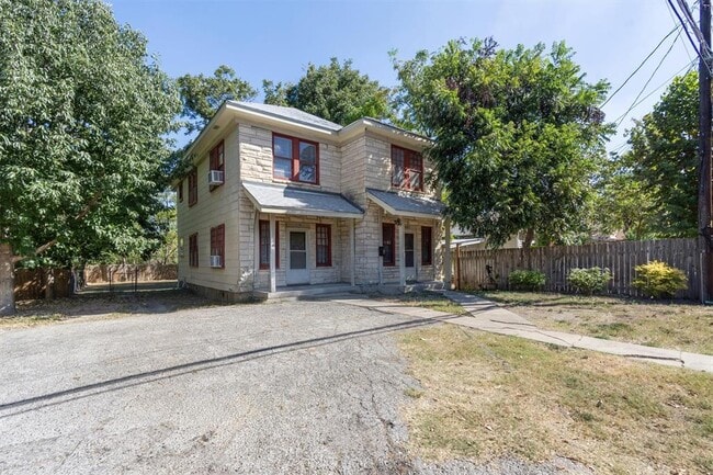 Photo - 1214 E 52nd St