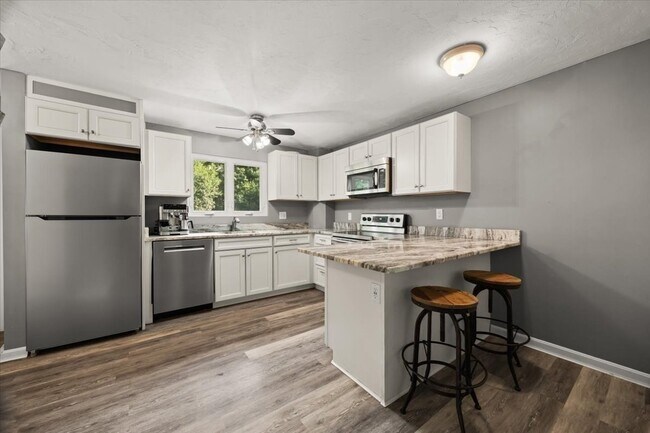 Photo - 102 S Washington St