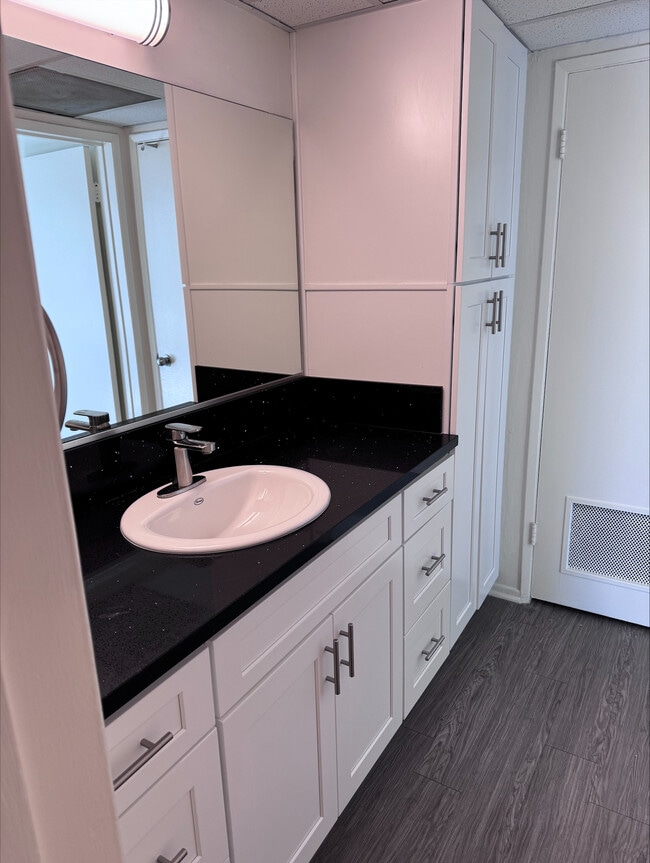 Photo - Vista Real Apartments