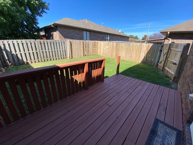 Photo - Great 2 bedroom 1.5 bathroom Duplex