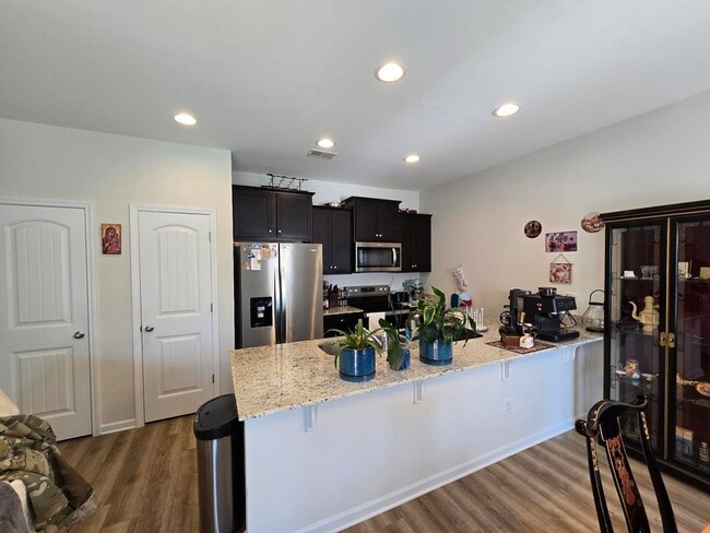 Photo - 1922 Flagpole Dr