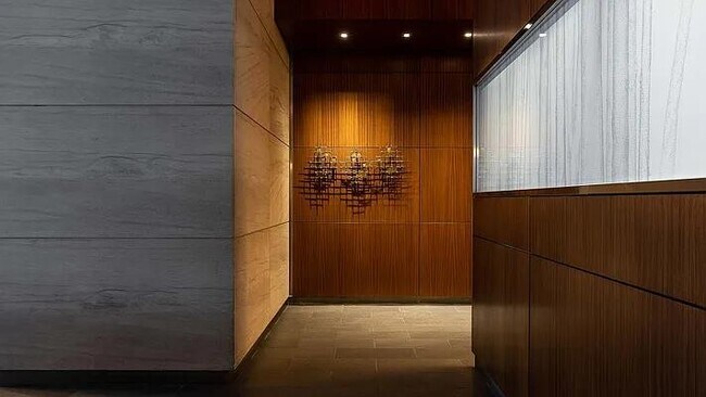 Building Photo - 455 W 37th St Rental