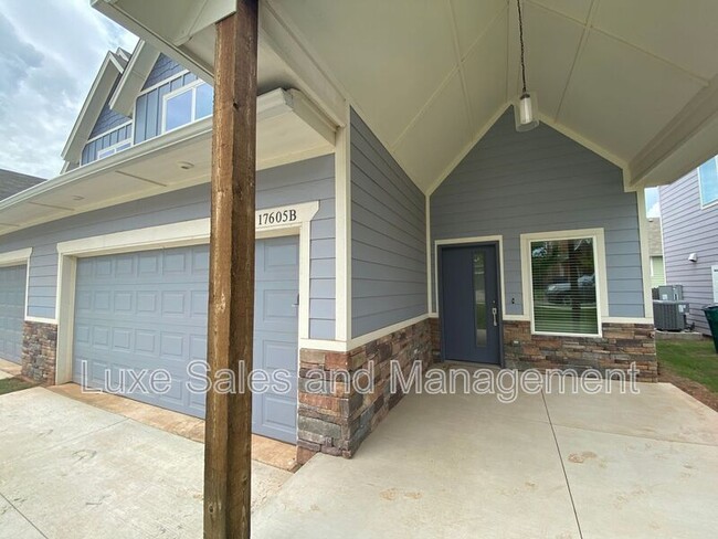 Photo - 17605 Hampton Park Dr Unidad #B Rental