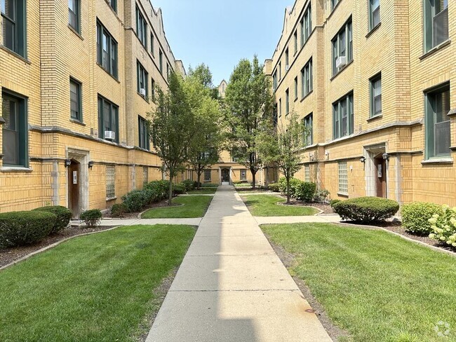 Building Photo - 2332.5 N Spaulding Ave Rental