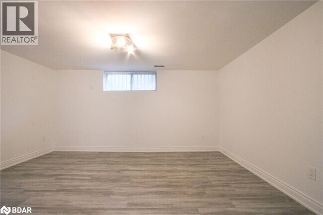 Photo - 34 Glenmanor Dr