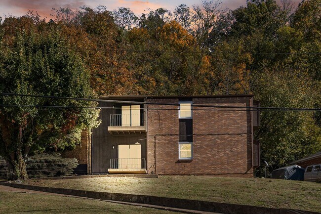 Photo - AVAILABLE NOW. 3 BED 1 BATH. IDEAL LOCATION IN BELLEVUE. CLOSE TO EVERYTHING WEST NASHVILLE. NEWL...