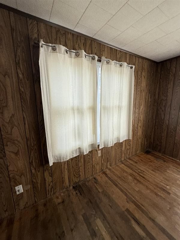 Photo - 611 E 5th St